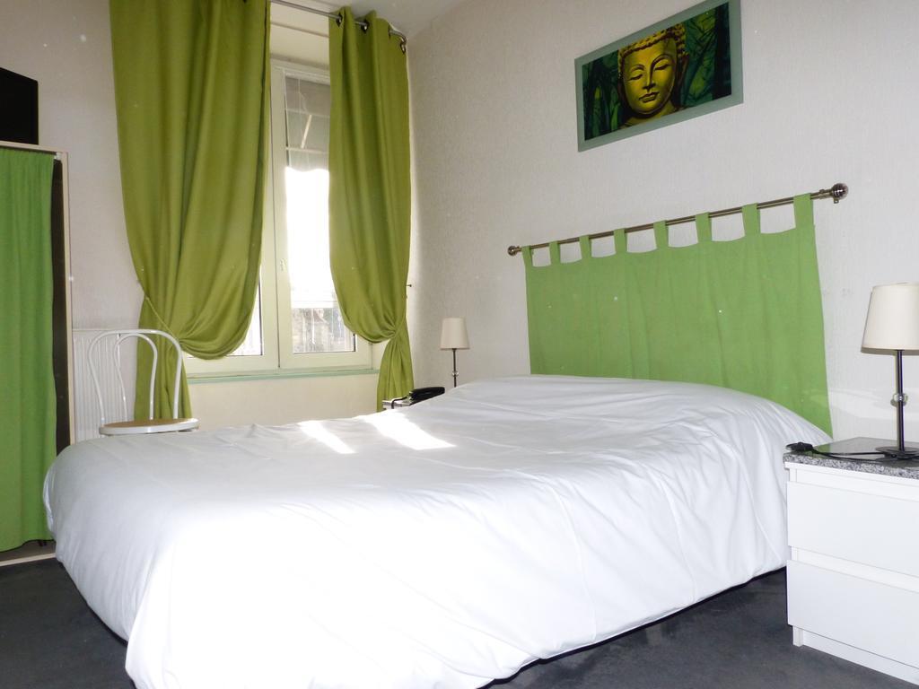 Logis Hotel Au Croissant Buzançais Eksteriør bilde