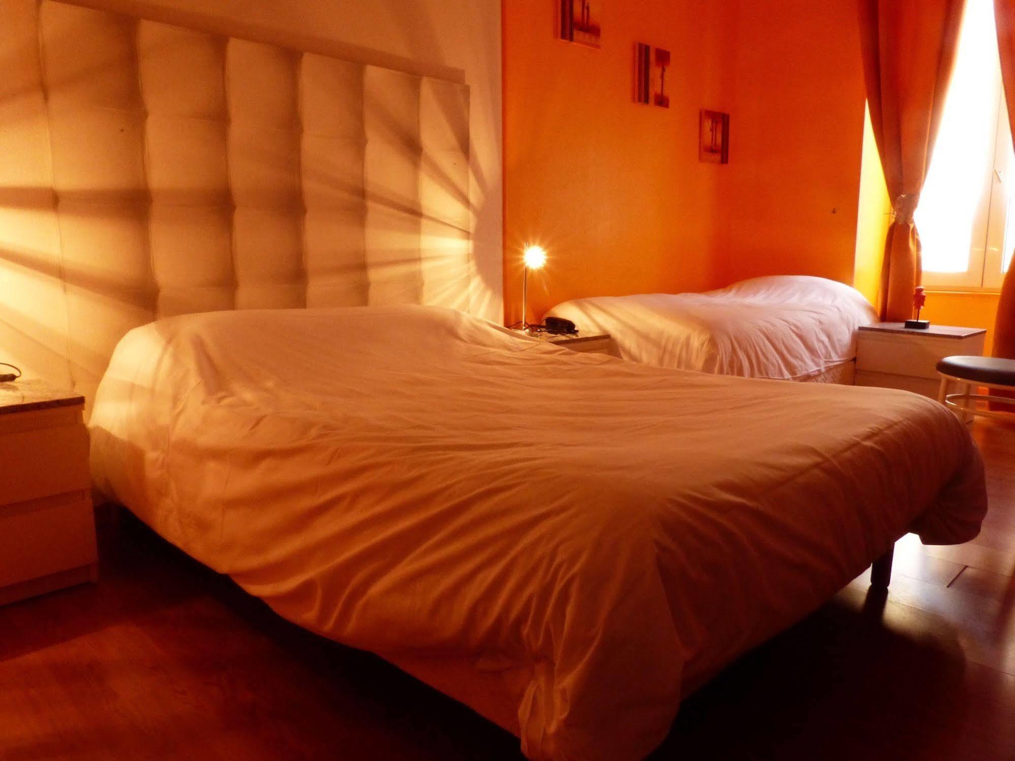 Logis Hotel Au Croissant Buzançais Eksteriør bilde